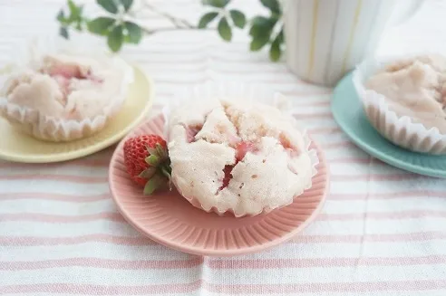 材料3つ！自家栽培いちごの蒸しパン|ちいさなしあわせキッチンさん