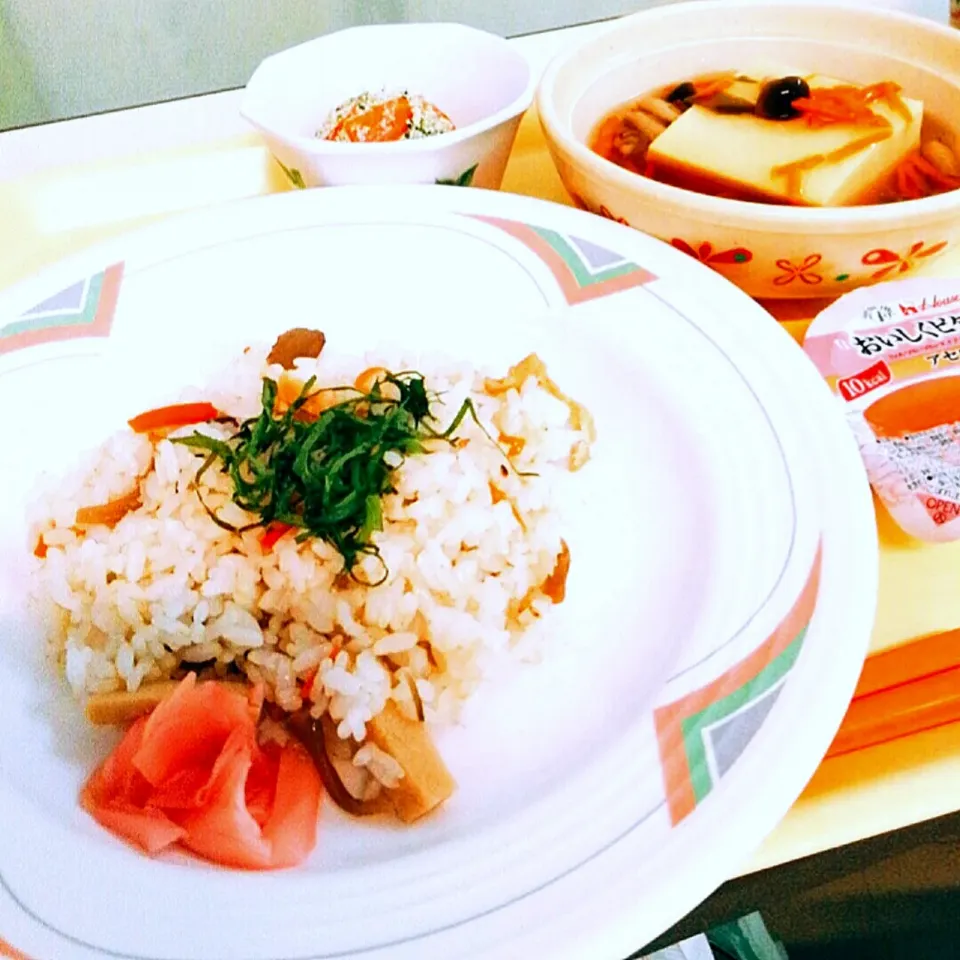 Today's lunch♡ばら寿司＼(^o^)／|ペンギンさん