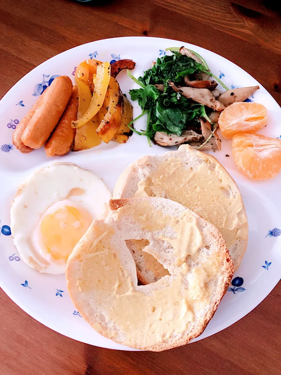 Big Breakfast ❤️ with my homegrown tiny bunch of curly kale ~|Indulgeさん