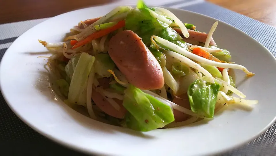 ぎょにそ野菜炒め～
の昼ごはん✨|kaz(*･ω･)さん