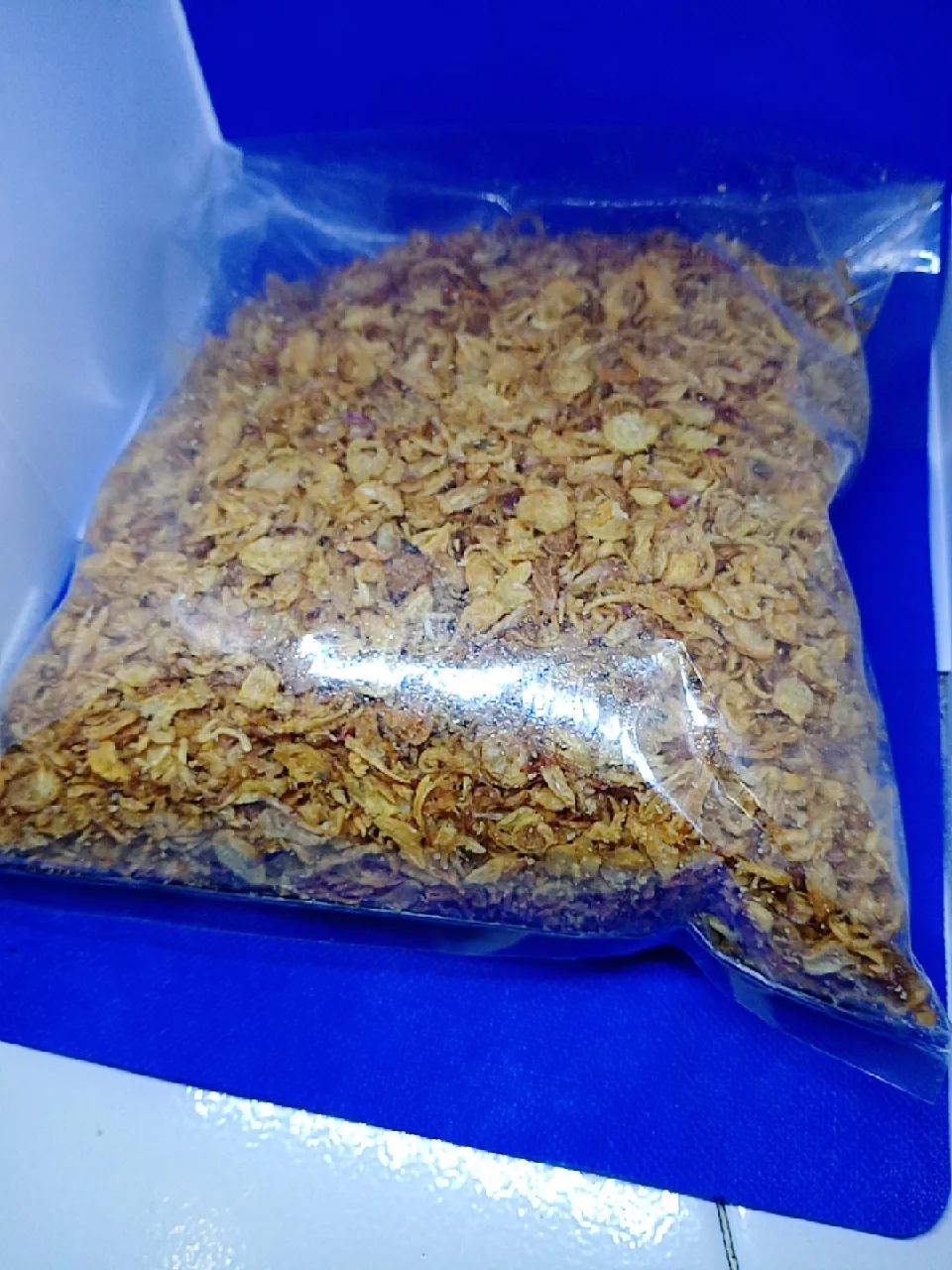 Bawang goreng ori tidak pakai tepung. Rasa gurih. Harga 90K/kg.|Bunda Mabidaさん