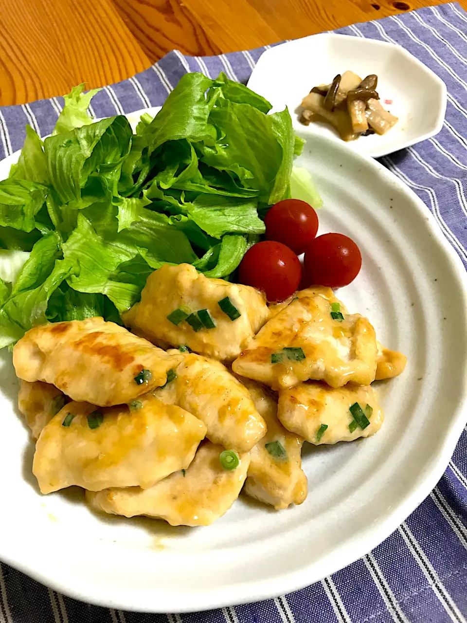 Snapdishの料理写真:ピリ辛オイスター照りチキン
【sayaさんの料理ピリ辛オイスター照りチキ丼】|sayaさん