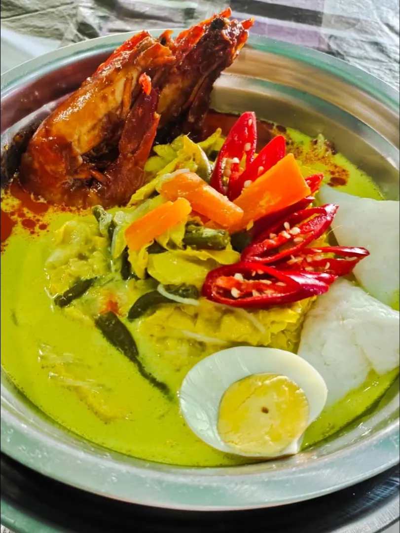 Lontong masak lodeh sambal prawn with  coconut milk.😍😍😍|surie hkzさん