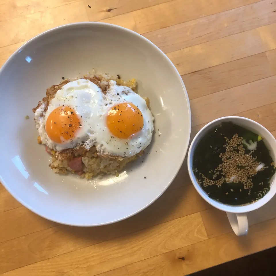 Snapdishの料理写真:目玉チャーハン|Takeshi Kuraishiさん