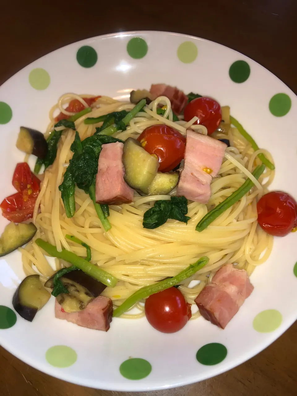 Snapdishの料理写真:ルッコラといつもの野菜達のオイル少なめパスタ|masaさん