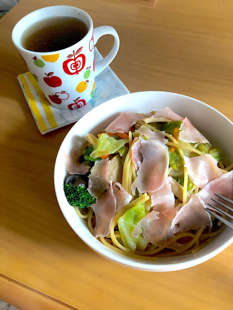 Snapdishの料理写真:生ハムと野菜のスープパスタ|黒蜜きなこさん