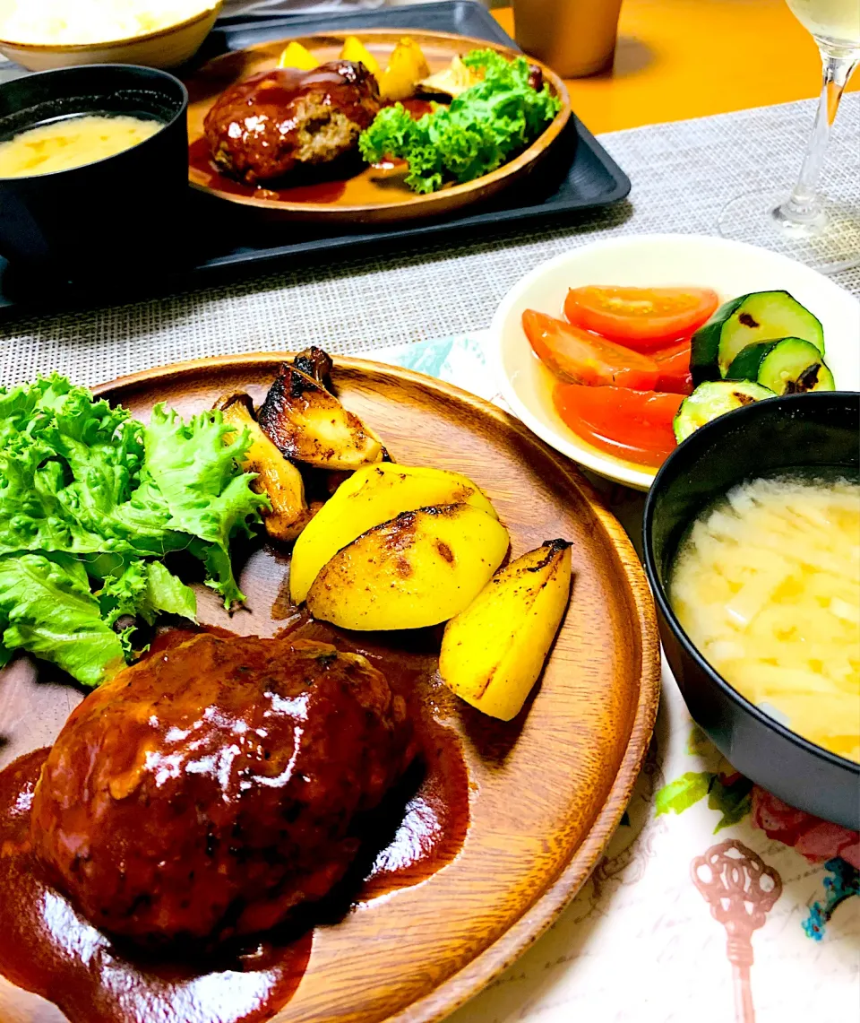 ハンバーグと出汁夏野菜🍅|ちはるさん