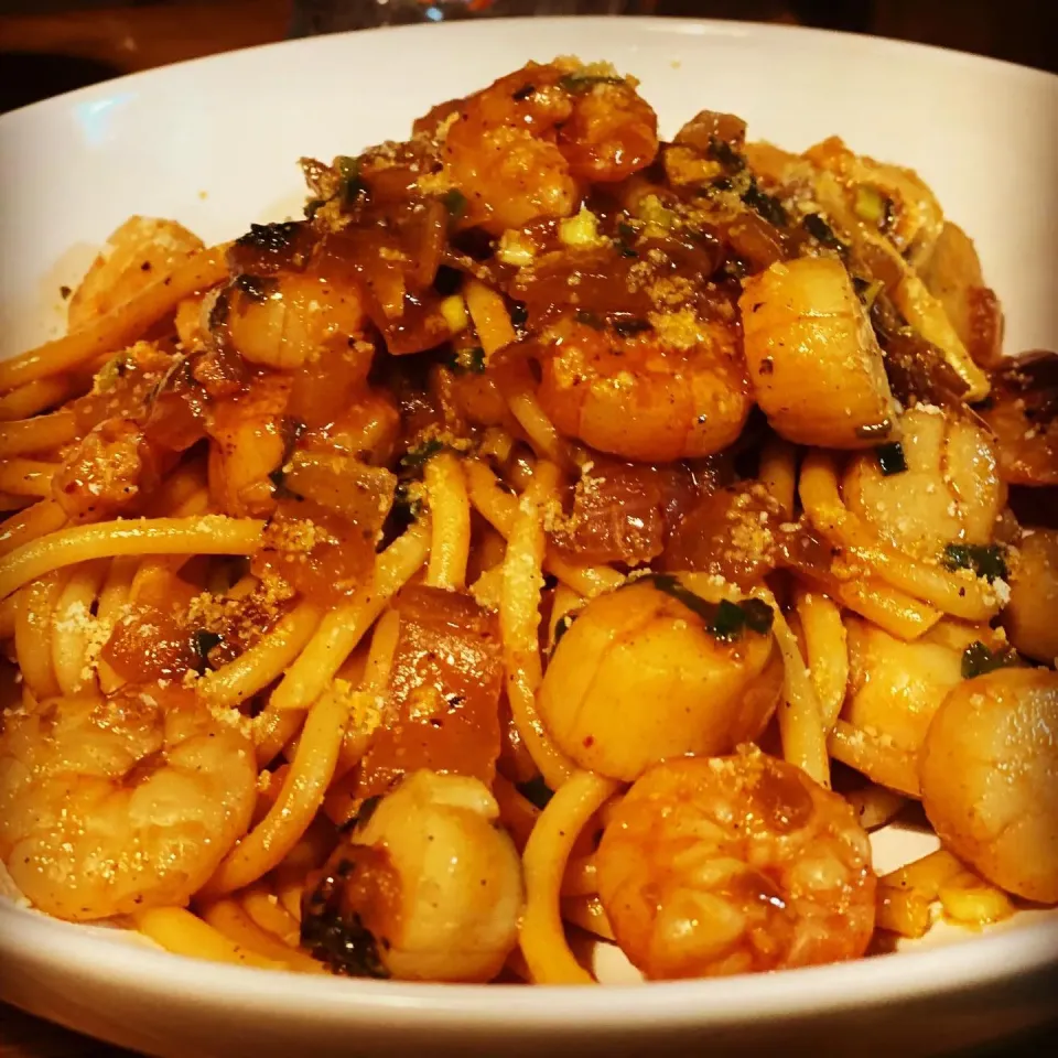 Today’s Menu Simply Pasta Dish  Bvcarini Pasta with Fresh Prawns & Scallops with a Spicy Tomato Parsley Sauce #pasta #seafood #homecooking #italian|Emanuel Hayashiさん