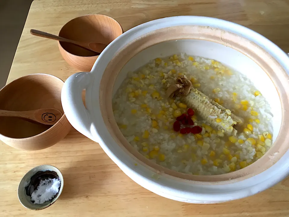 7/5朝ご飯🧡土鍋でお米から炊いた、とうもろこし🌽と薏苡仁のお粥。気を補い、脾を元気に。暑さも和らげてくれます。|さくたえさん