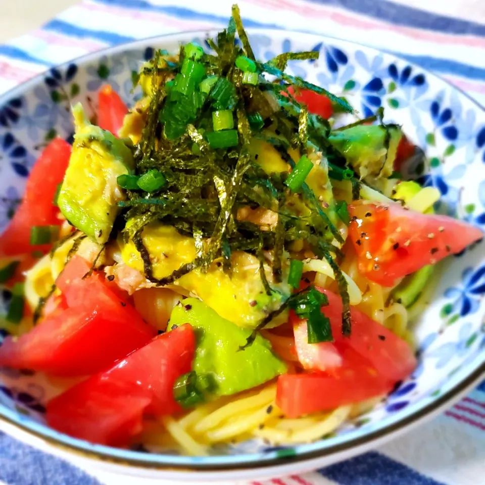 お疲れさまです
【無限アボカド】🥑
リュウジさんのバズレシピで
アボカドスパゲティ🍝|みるくここあさん