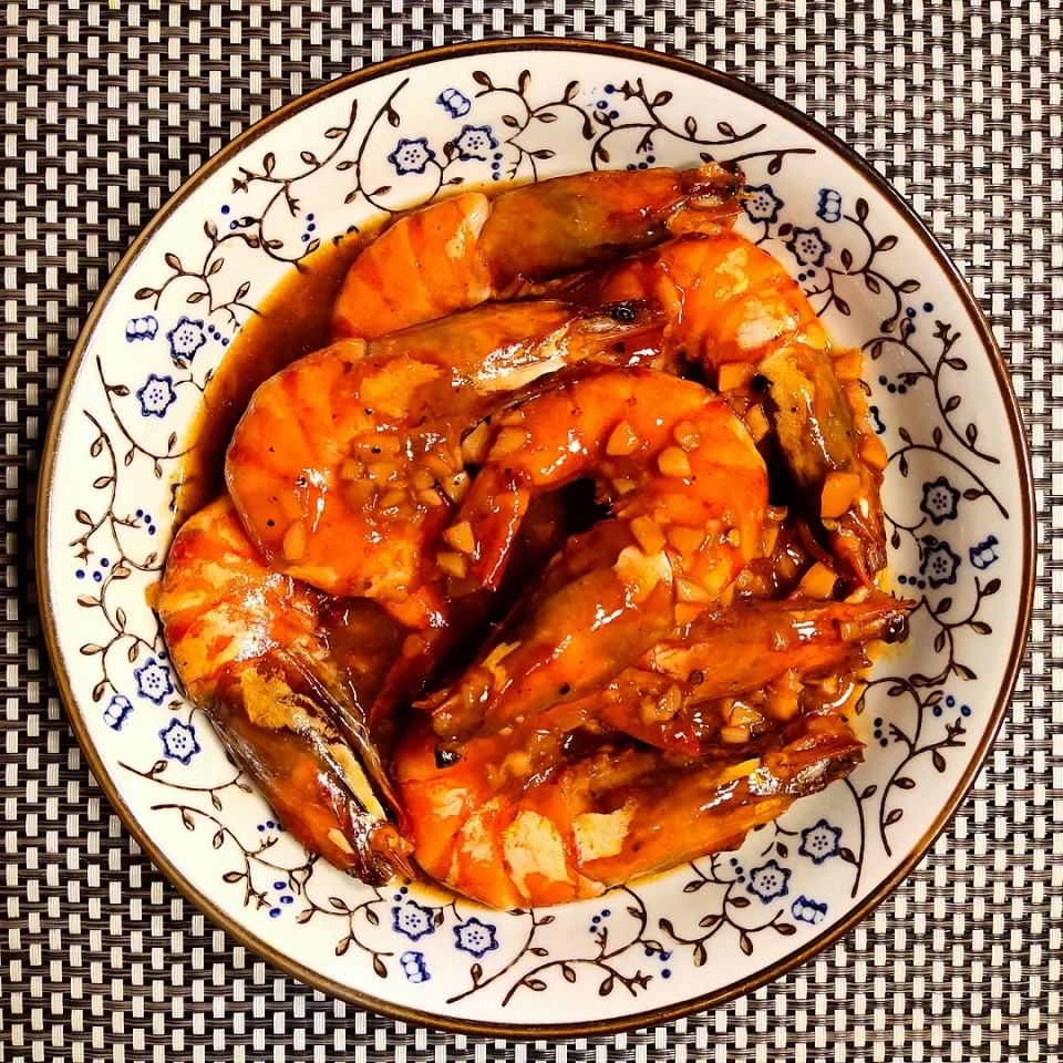 DINNER: sweet, buttery, and savory prawns with lots of garlic 😻|shehphさん