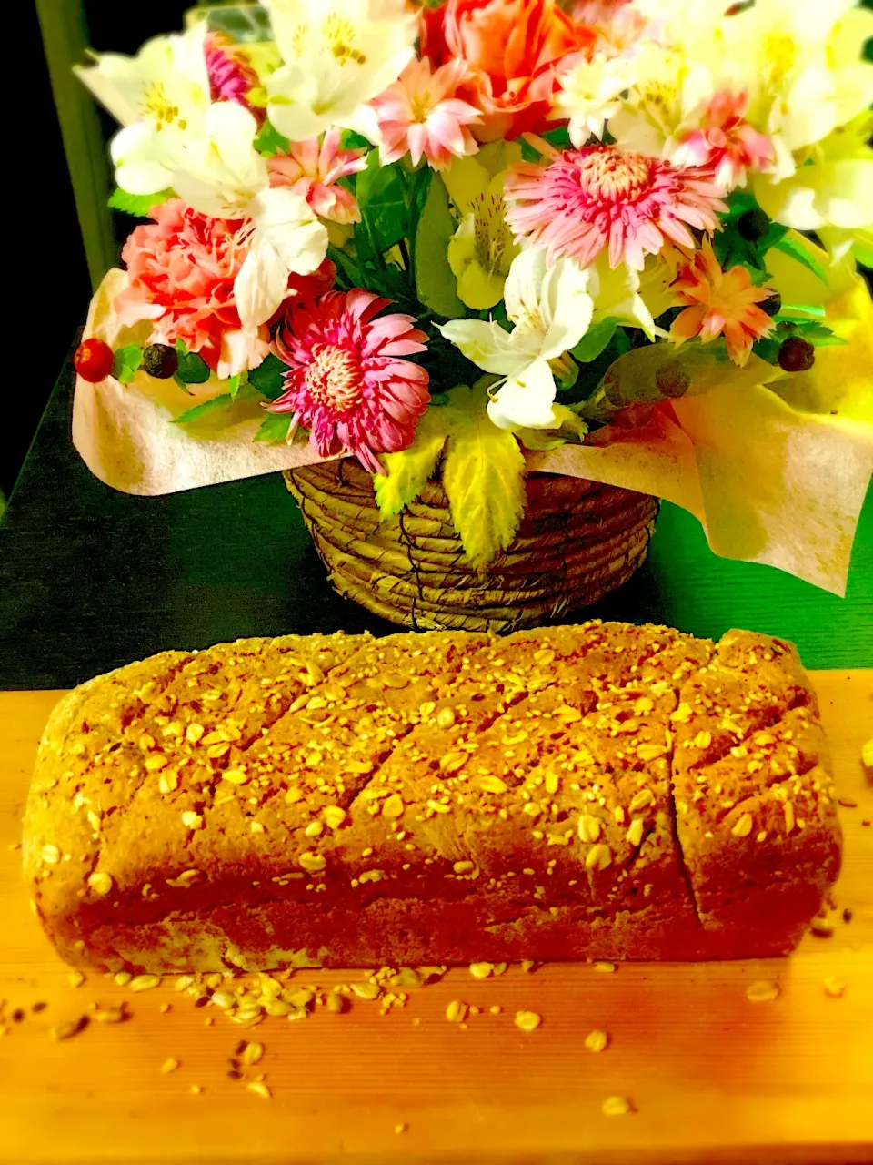 Snapdishの料理写真:Homemade Crusty multigrain whole wheat 🌾 bread 🥖 🥰🥰🥰|jasmineさん