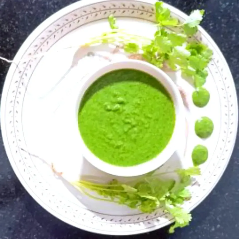 Dhaniya ki Hari chatni 
coriander leaves sauce|Mehuさん