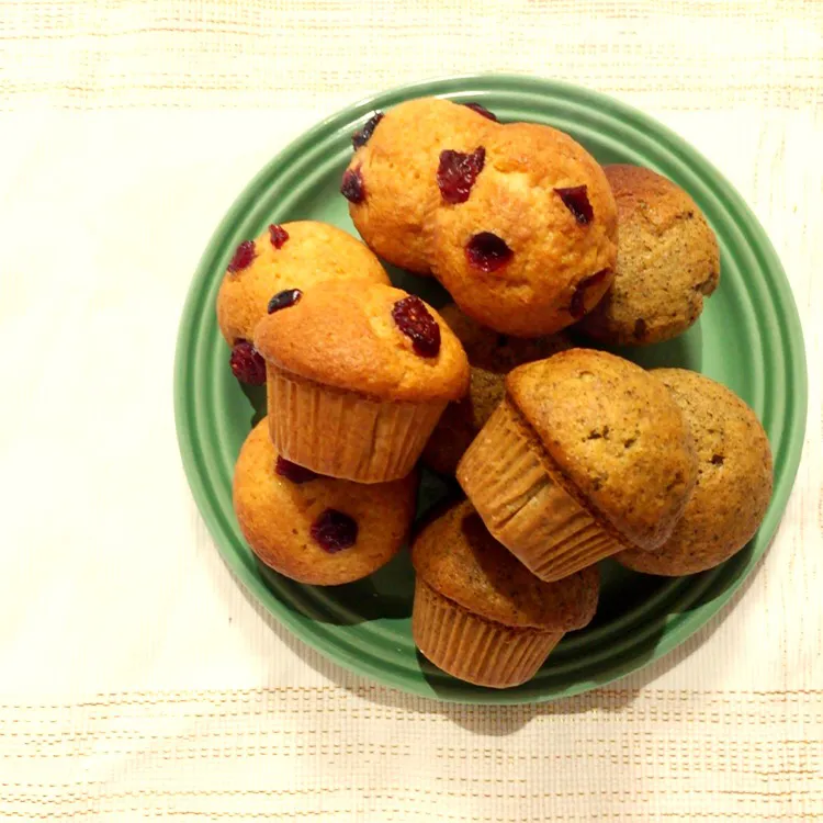 Snapdishの料理写真:マフィン  ほうじ茶、クランベリー|えみこさん