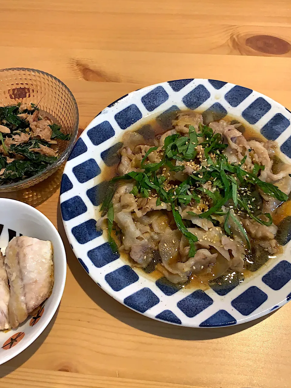 豚肉のミョウガ炒めとモロヘイヤとツナのサラダ🥗|nozomiiさん