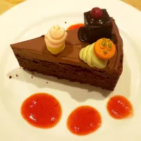 はらぺこあおむしカフェのケーキ|とりさん