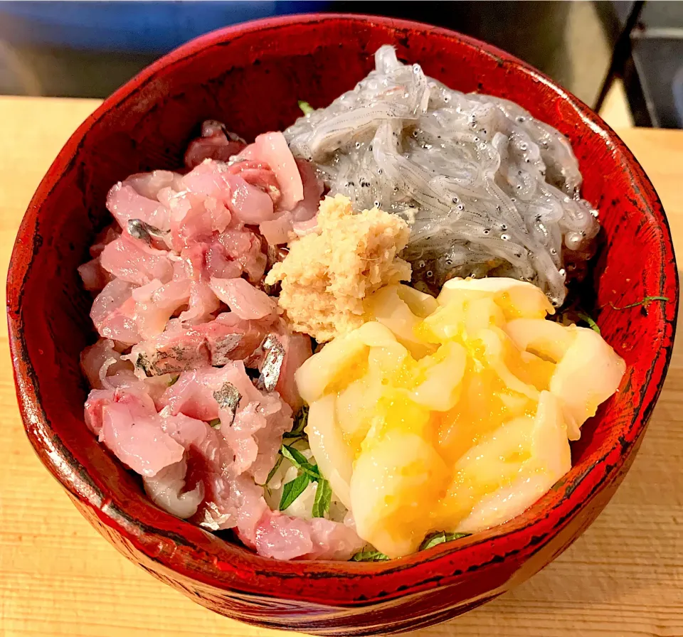 3種丼(鯵たたき、生シラス、黄金イカ)|tsunemipapaさん