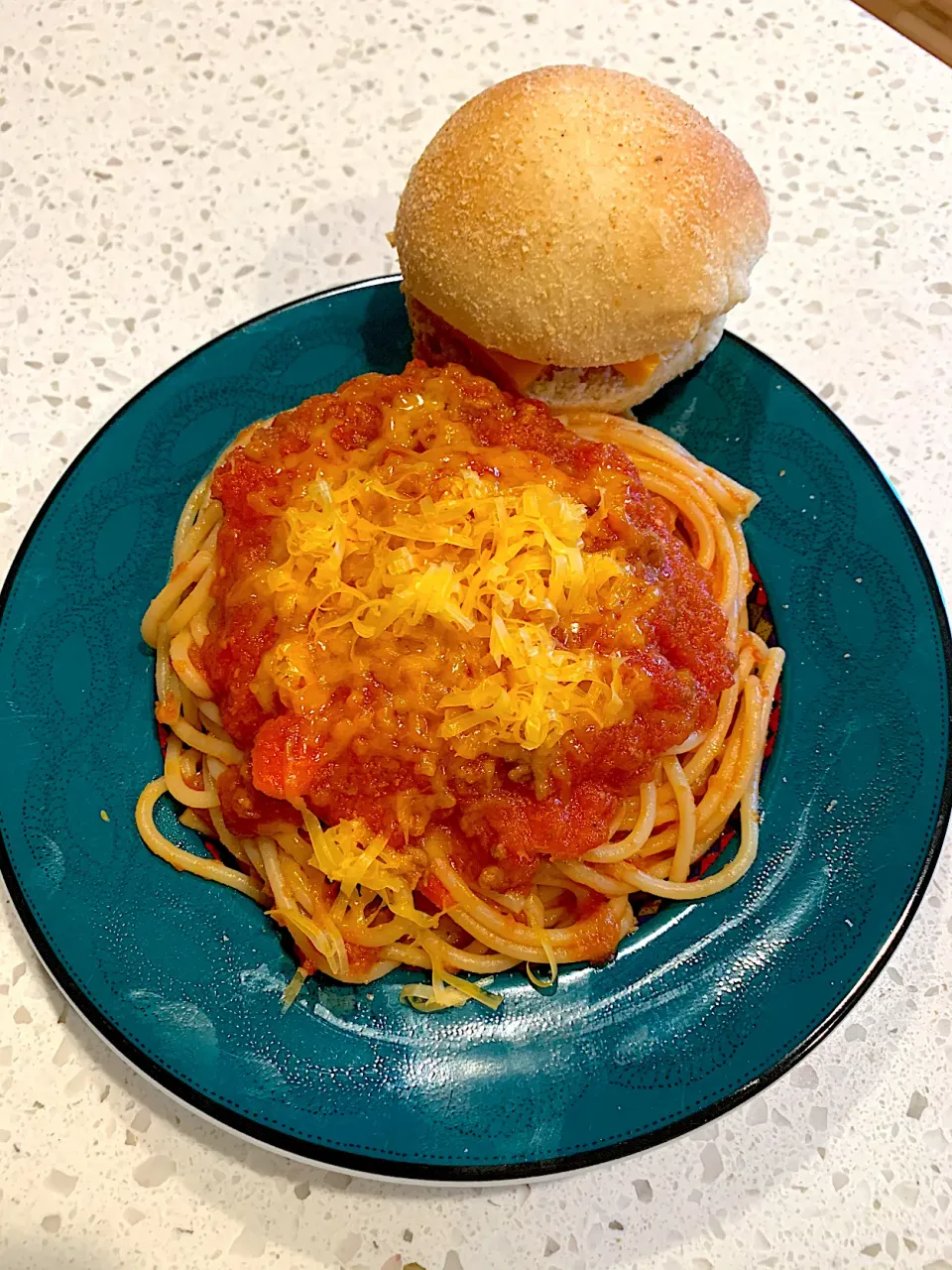 Snapdishの料理写真:Spaghetti and Pandesal|🌺IAnneさん