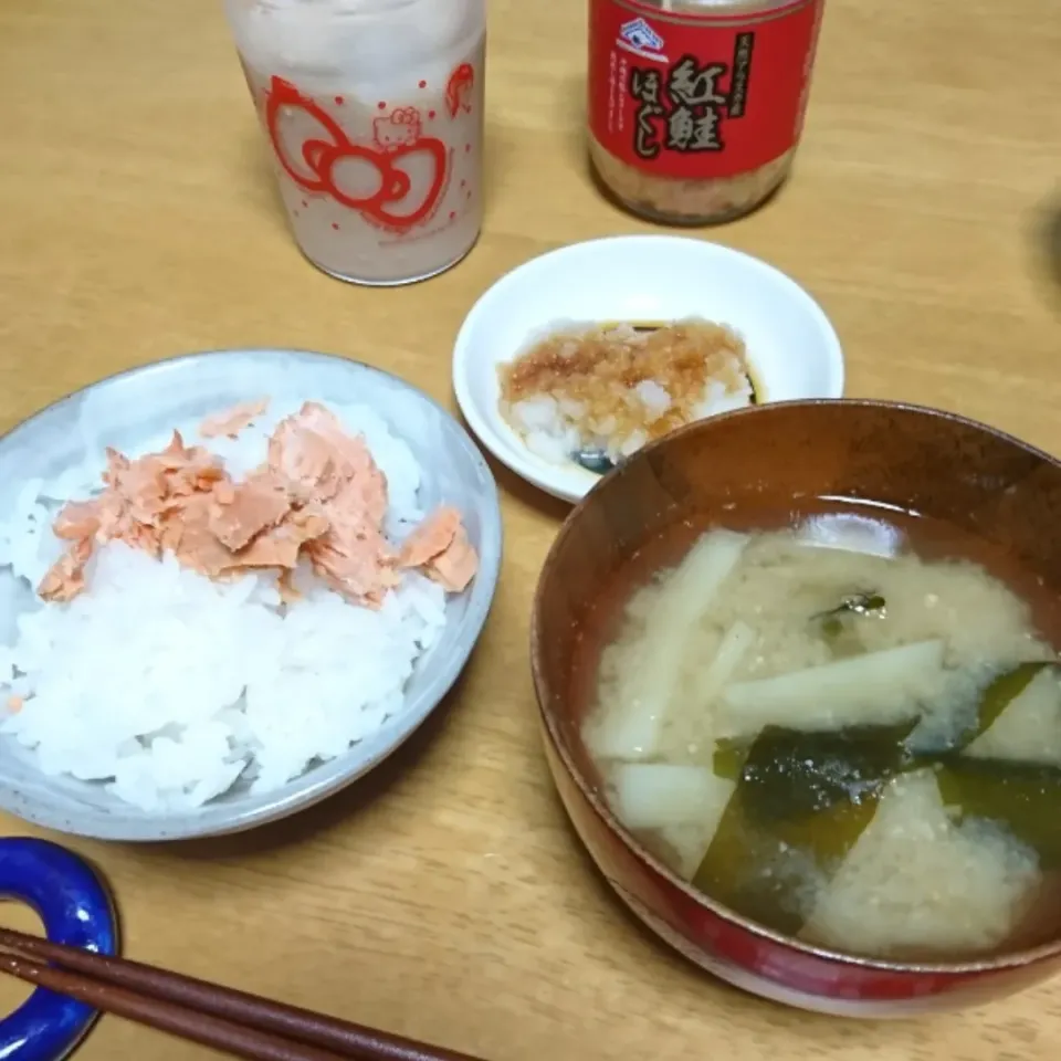 朝ごはん🍚☔|しまだ ちえこさん