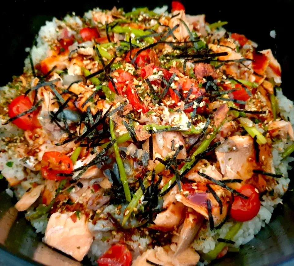 envymaqueen's dish Salmon Rice +🍅🥓|envymaqueenさん