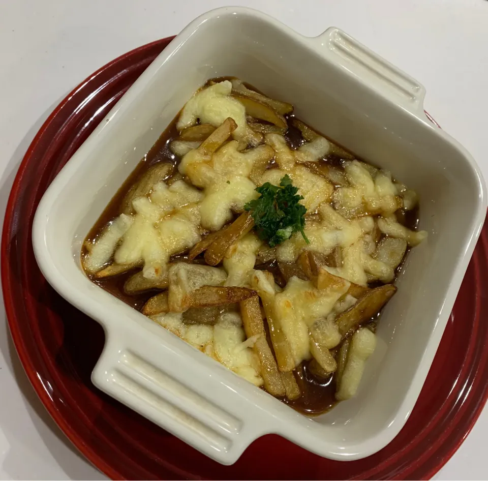 Chicken gravy poutine|HouseHusさん