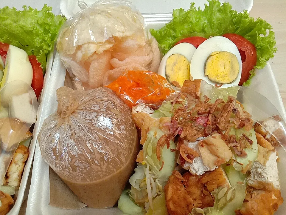 gado-gado surabaya|Dewi Ummu Rcbさん