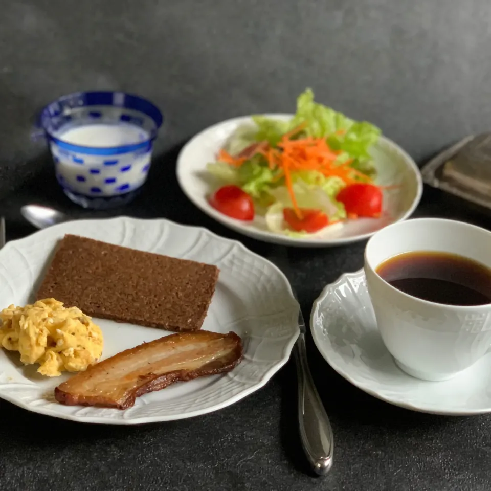 自家製ベーコンで朝ごはん！|豆子さん