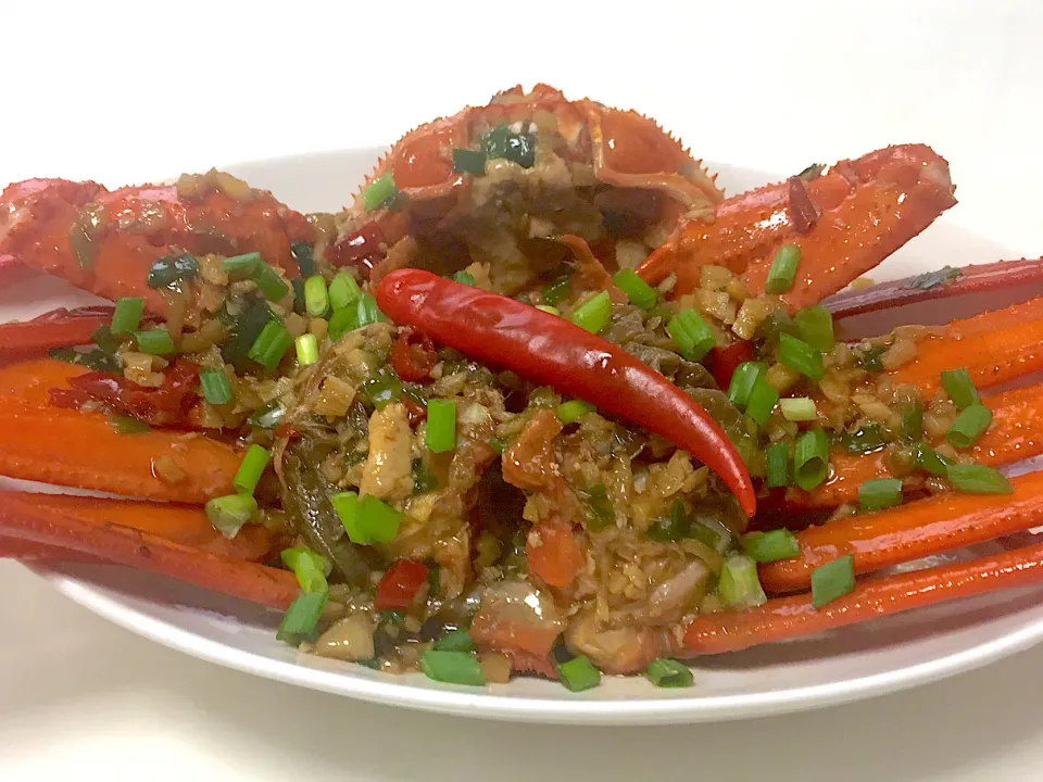 Snapdishの料理写真:Chili crab in oyster sauce|Alex Barrionさん