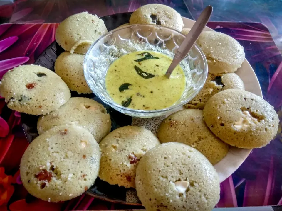 sprout idli & chutney|Sammyさん