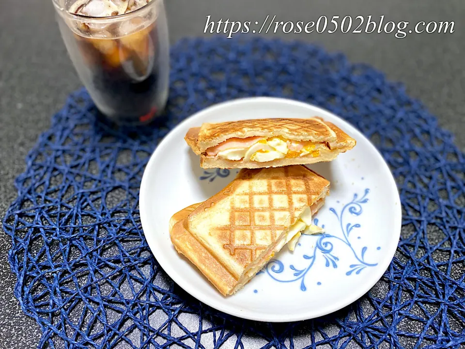 Snapdishの料理写真:7月6日（月）お昼ご飯『ｗハムたまごホットサンド』|emiさん