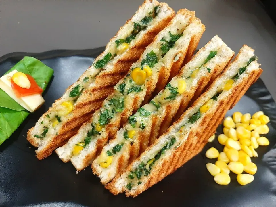 Cheesy Spinach Corn Sandwich|Desithaathさん