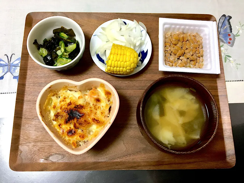 Snapdishの料理写真:塩鮭と新じゃがのグラタンのご飯|みよさん