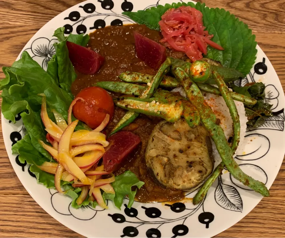 Beets curry with red onion achar|HouseHusさん