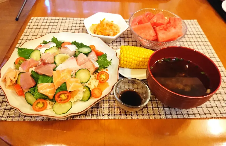 ☆ちらした寿司
☆千切り大根の煮物
☆トウモロコシ
☆しじみ赤だし
☆スイカ|chikakoさん