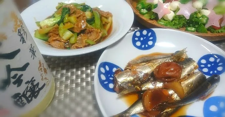 Snapdishの料理写真:イワシ梅煮🐟
 豚とチンゲン菜 オイスター炒め✴️|びせんさん