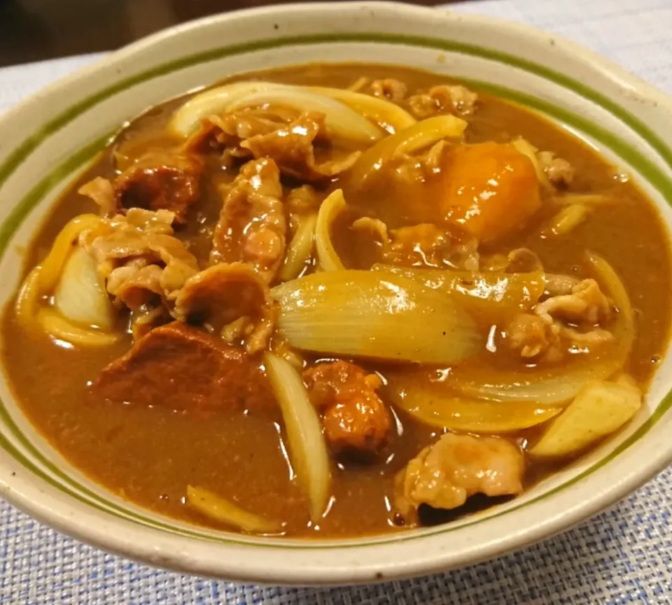 カレーうどん！ネギ抜き( ´艸｀)|しーPaPaさん