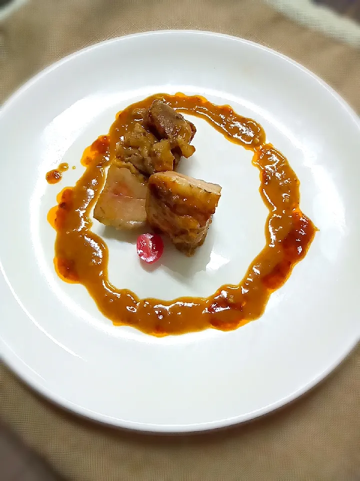 The triple cooked veal belly with ikory barbecue sauce. Cooked sous vide for 20hours then grilled, then baked with smoked barbecue sauce. A mouth melting deliciousness|chezgastonklさん