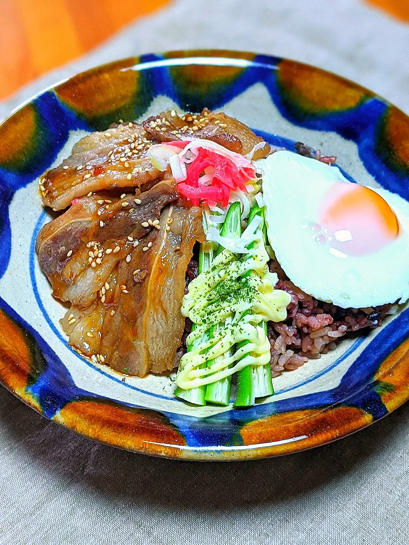 Snapdishの料理写真:焼き肉丼|mooさん