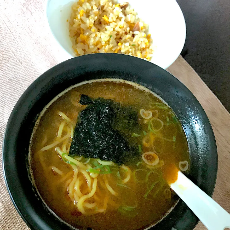 ラーメン🍜と半チャーハン|純さん