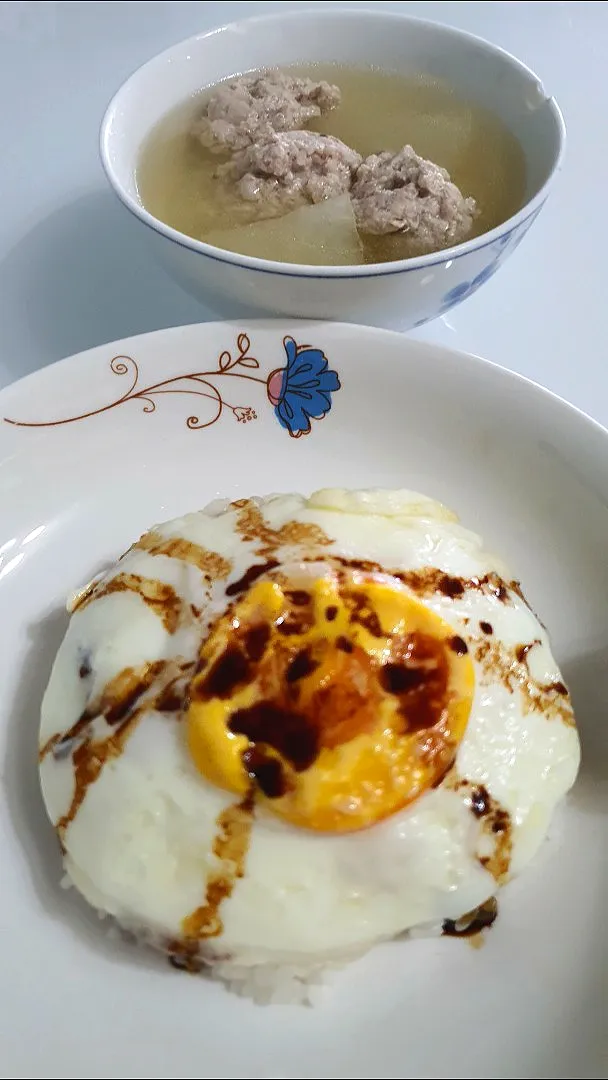 Early lunch 😋 🤗
Winer melon pork balls soup 
Fried egg Japanese 🍚|🌷lynnlicious🌷さん