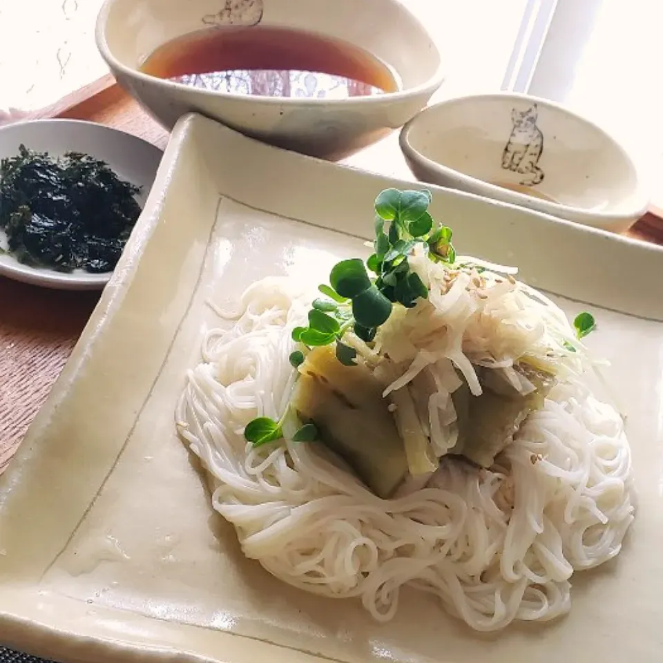 茄子の常備菜のっけ素麺＊味変３回半w|mi_neneco♪さん