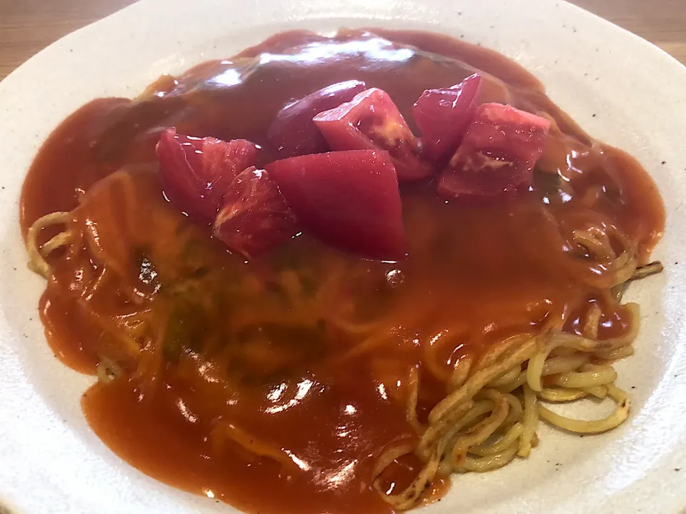 今日の賄いはトマト玉子焼麺(^^)自家製タレとトマトポン酢も作りました。|bontaさん