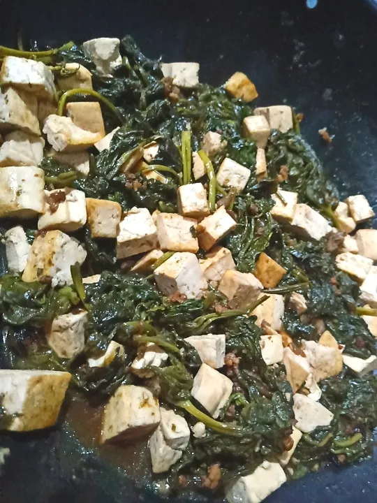 Tofu in oyster sauce with water spinach ❤|Rina Paradiseさん