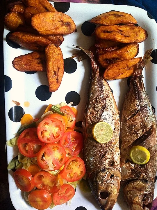 Snapdishの料理写真:Fish with Plantain|MyFoodpicsさん