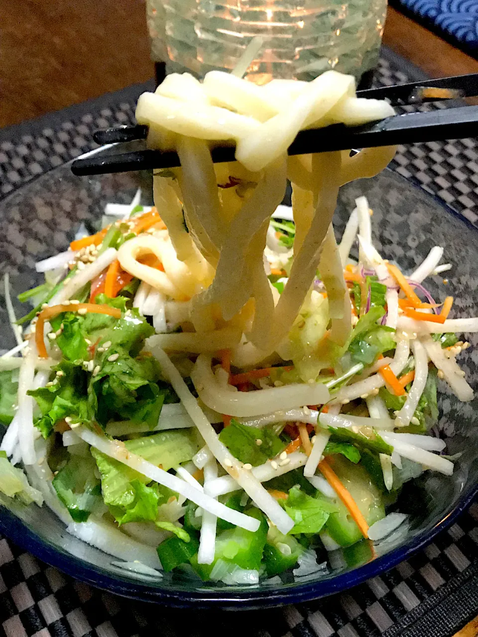 しこしこゴマだれサラダうどん🥗|ま〜てぃんさん