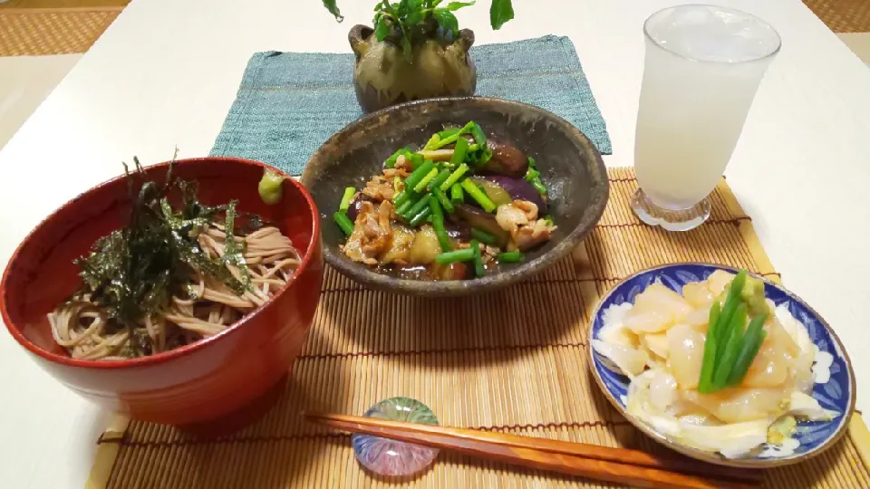 Snapdishの料理写真:なすと豚肉のピリ辛餡炒め、貝柱オニオンサラダ、わんこ蕎麦&レモンサワー|miyuki🌱さん