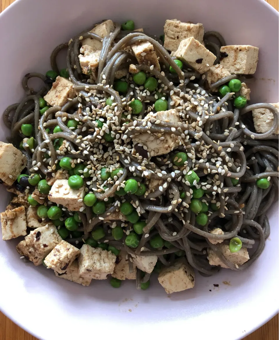 Soba noodles with tofu, peas and black bean sauce|MissYumYumさん