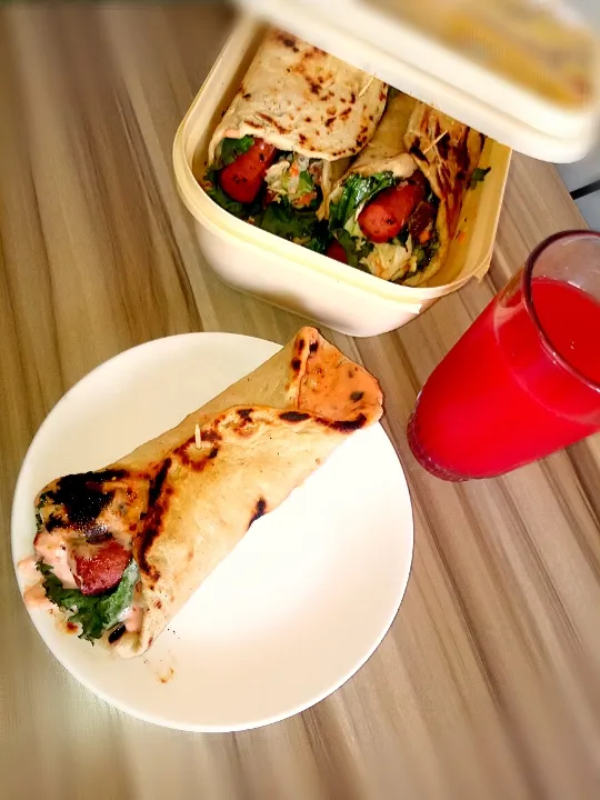 Home made pita bread and shawarma|Evaさん