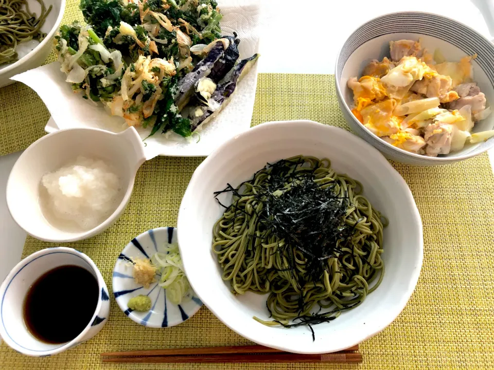 Snapdishの料理写真:朝からお蕎麦と親子丼|Hiさん