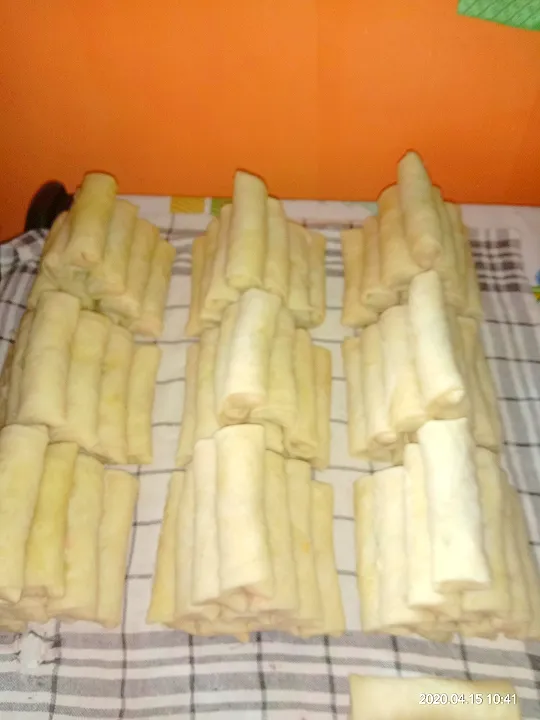 lumpia mentah|Dina kunce worabayさん